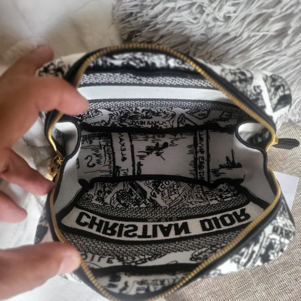 Christian Dior Pouch Bag, Brand new w/sticker !!!! - Picture 6 of 7